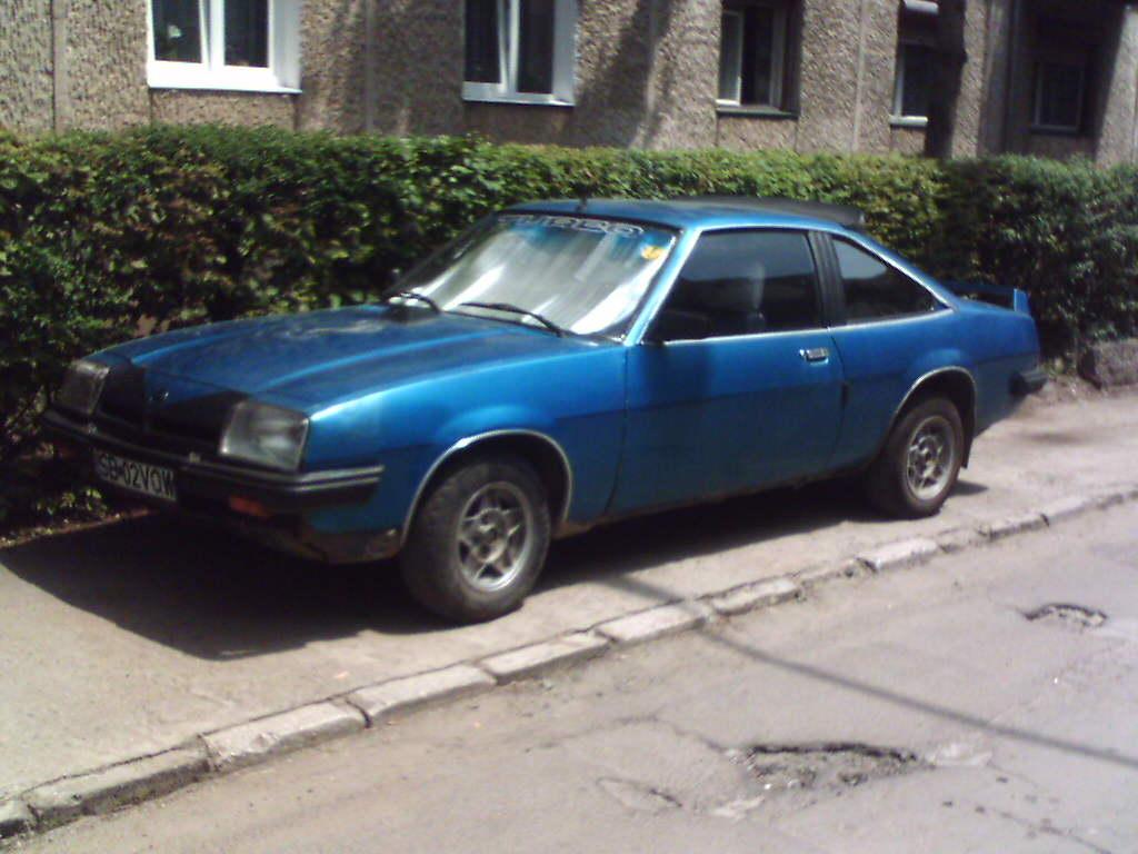 Fotky: Opel Manta 2.0 (foto, obrazky)