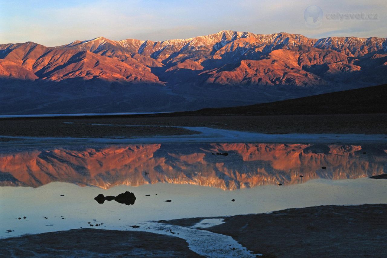 Foto: Badwater Springs At Sunrise, Death Valley National Park, California