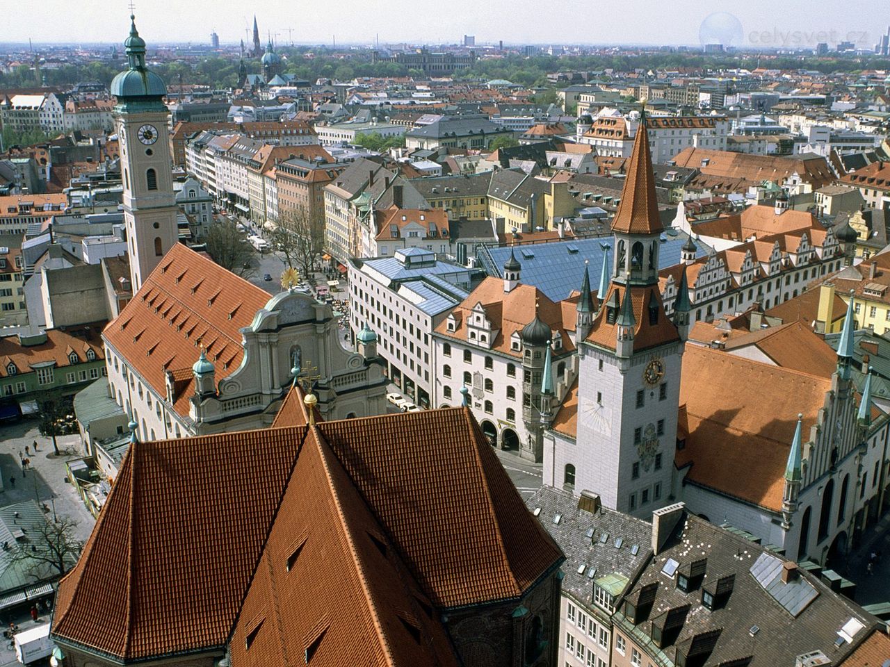 Foto: Heiliggeistkirche And Old Town Hall, Munich, Germany