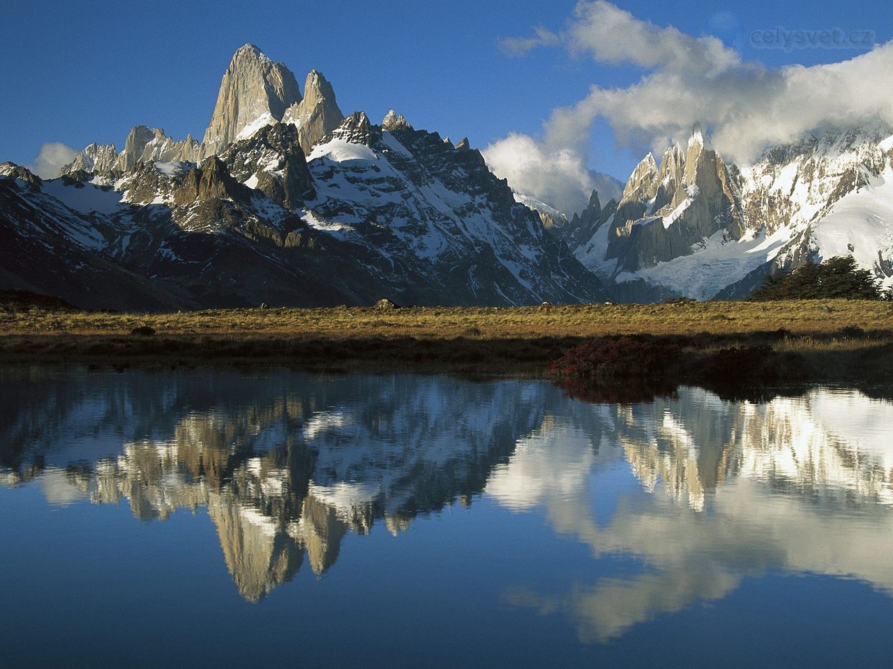 Foto: Cerro Torre And Fitzroy At Dawn, Los Glaciares National Park, Patagonia, Argentina