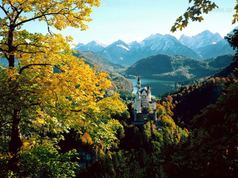 Foto: Neuschwanstein Castle, Bavaria, Germany,  Autumn