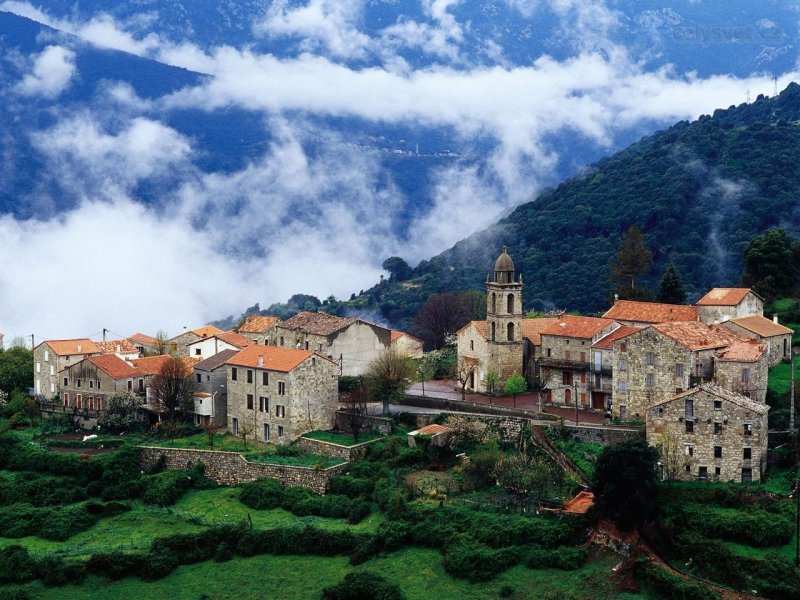 Foto: Village In Alta Roca Region, Corsica, France